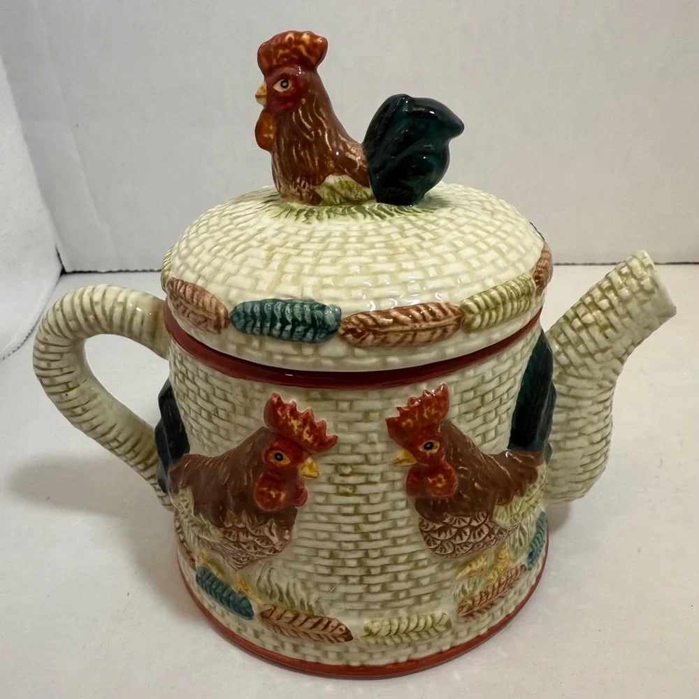 Arket MWW Market Roosters/Small Teapot Creamer